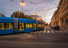 Bizarna nesreča v Zagrebu: med čakanjem na tramvaj je na žensko padlo drevo