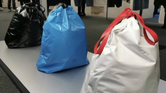 Luksuzna modna znamka prodaja torbe, ki so videti kot vreče za smeti (foto: Twitter/adm87)