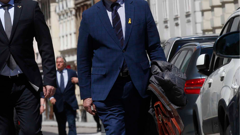 Ni še konec: v bitko za predsednika države se podaja tudi izkušen politični maček