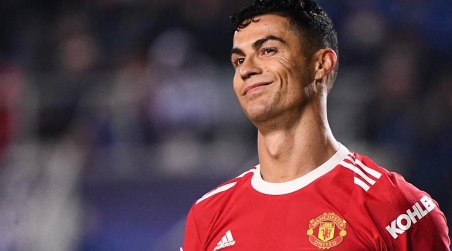 Cristiano Ronaldo nič več žalosten: partnerica mu je dala božično darilo, zaradi katerega je pozabil, da je Messi svetovni prvak (foto: Twitter/Free kick)