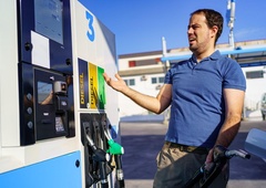 Vozniki zgroženi! Si predstavljate, da v svoj avtomobil namesto bencina natočite dizelsko gorivo?