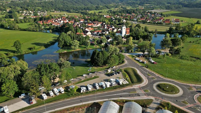 Postajališče v Kostanjevici ob Krki.