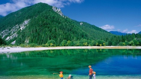 Gotovo ste videli takšne turiste: zaradi korone jih je vedno VEČ