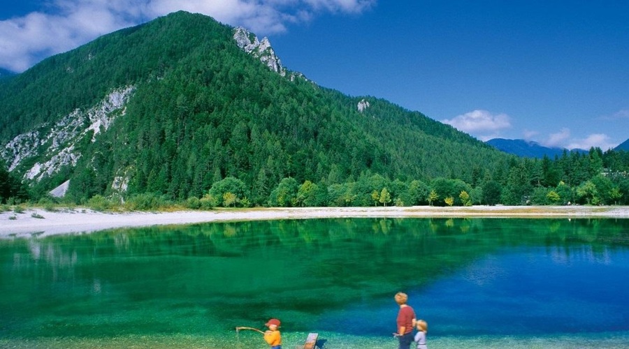 Gotovo ste videli takšne turiste: zaradi korone jih je vedno VEČ (foto: Profimedia)