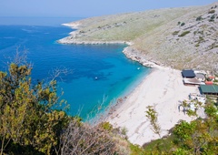 So albanske plaže sploh še varne? Umrla je 7-letna deklica