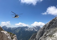 Bi bilo v gorah manj reševanj nespametnih planincev, če bi za to zaračunali 15.000 evrov?