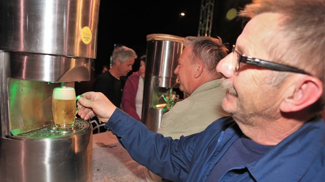 Slovenci smo veliki ljubitelji piva: koliko ga spijemo v povprečju? (foto: Bobo)