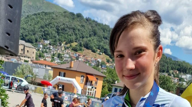 Čudovit uspeh 15-letne slovenske kolesarke: postala evropska prvakinja! (foto: Matjaž Šerkezi)