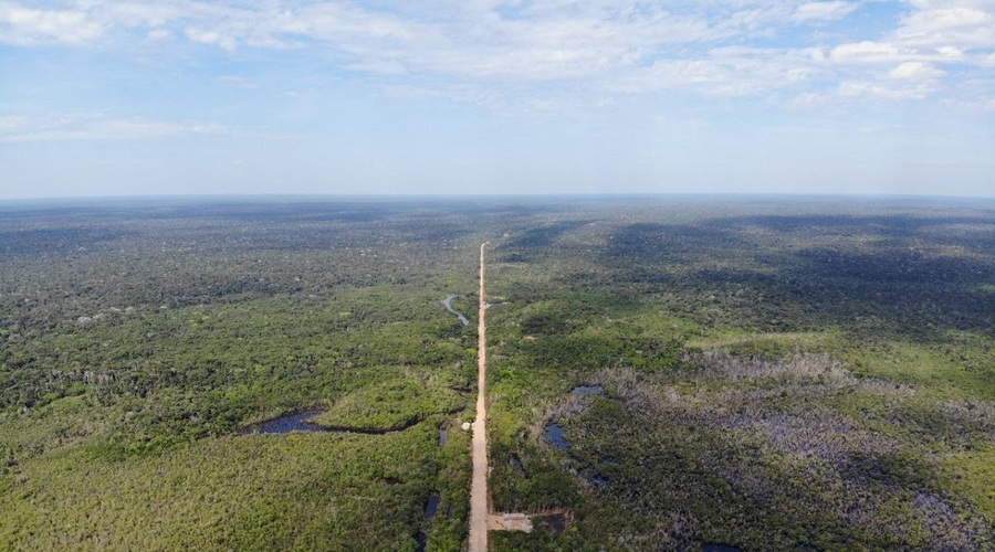 Saj ni res, pa je: skozi amazonski pragozd se boste lahko peljali po avtocesti (foto: Twitter CicloVivo)