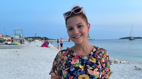Tanja Žagar na plaži dvignila krilo visoko v zrak