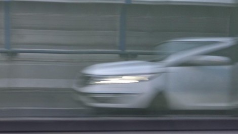 Voznik po slovenski avtocesti drvel z ogromno hitrostjo - ustavila ga je policija!