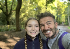 (VIDEO) David Beckham svojo hčerko peljal na nepozaben koncert in jo zabaval s svojim petjem