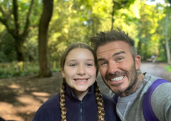 (VIDEO) David Beckham svojo hčerko peljal na nepozaben koncert in jo zabaval s svojim petjem