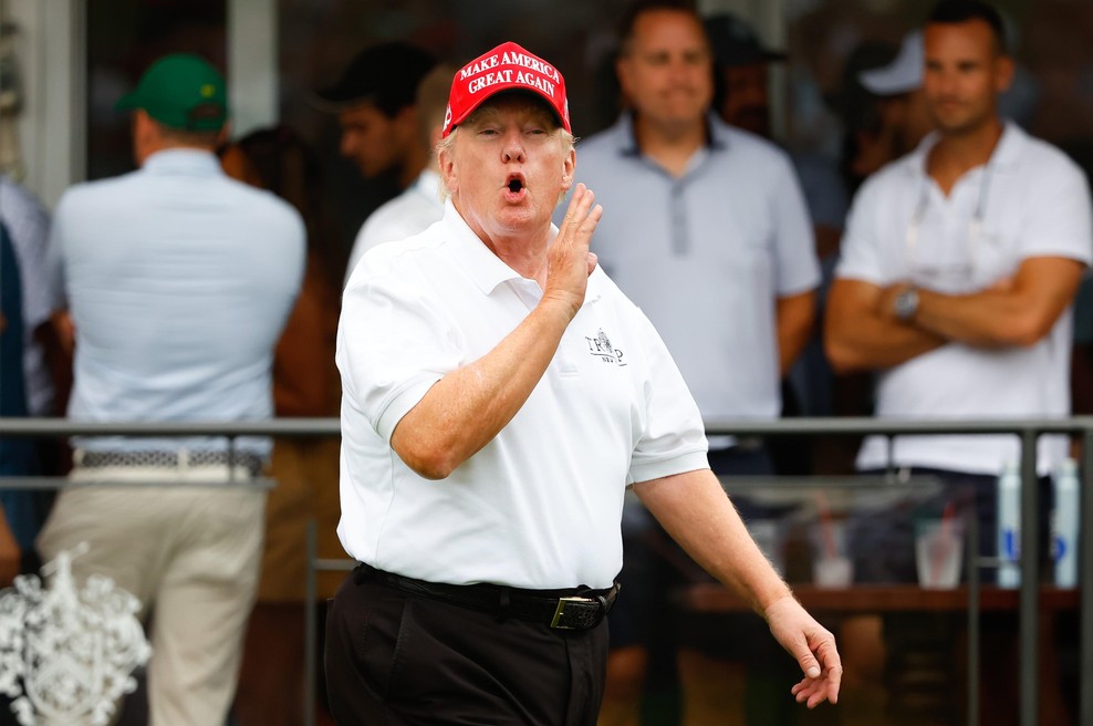 FBI preiskuje Trumpovo posestvo. Kaj iščejo? (foto: Profimedia)
