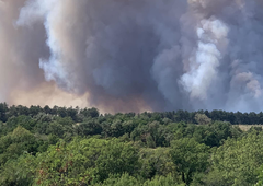 Požar pod Socerbom: sprožena ni nobena evakuacija, drugače je na italijanski strani meje