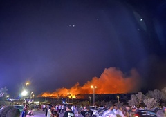 (FOTO in VIDEO) Konec zabave: v Zrćah izbruhnil velik požar