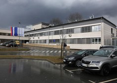 V tej slovenski bolnišnici so znova prepovedali obiske pacientov