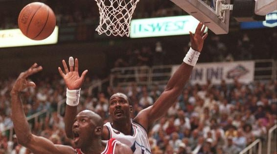 Na dražbo dres najboljšega košarkarja vseh časov: koliko ocenjuje njegovo vrednost? (foto: Twitter/Legion Hoops)