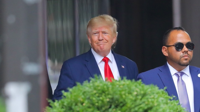 Donald Trump za rešetke za kar 100 let?! Prvič v zgodovini se je zgodilo, da se je nekdanji predsednik ...