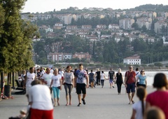 Na Obali si manejo roke: tak turistični obisk so zabeležili!