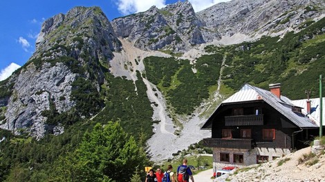 Pozor, planinci in izletniki! Priljubljeni gorski prelaz bo zaradi del povsem zaprt