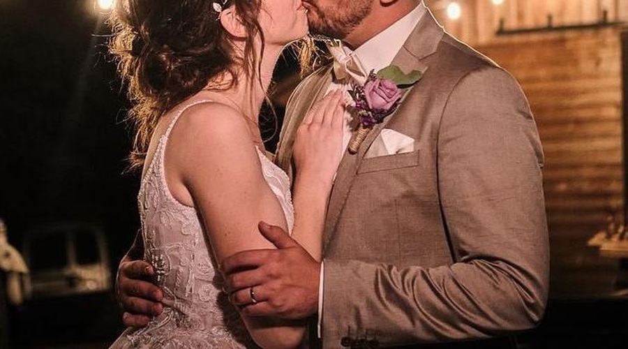 Nekdanji polfinalist MasterChefa oblekel poročni suknjič! (Imamo fotografije) (foto: Instagram/Žiga Deršek)