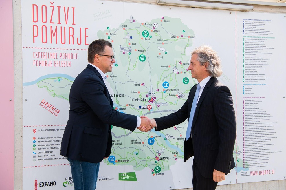Robert Golob je Prekmurju napovedal takšno pomoč (foto: Twitter/Vlada Republike Slovenije)