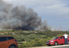 Na Hrvaškem izbruhnil velik požar