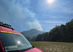 Nove informacije: požar je viden tudi iz središča Ljubljane, zaenkrat ne ogroža hiš