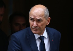 Tragedija v družini Janeza Janše (utrpeli so veliko izgubo)