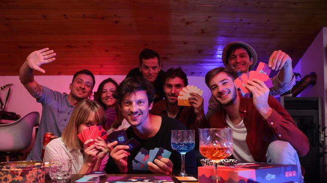 Slovenska družabna igra za "boljše spoznavanje prijateljev" začela pot na Kickstarterju! (foto: Arhiv igra  Coupling, the Game)