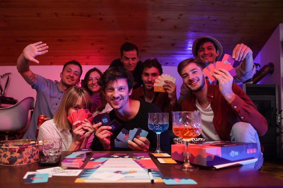 Slovenska družabna igra za "boljše spoznavanje prijateljev" začela pot na Kickstarterju! (foto: Arhiv igra  Coupling, the Game)