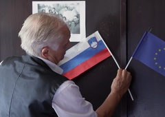 V boj za Pahorjevega naslednika tudi politik, ki bo podporo zbiral po sistemu "vsak naj pripelje še 10 prijateljev"