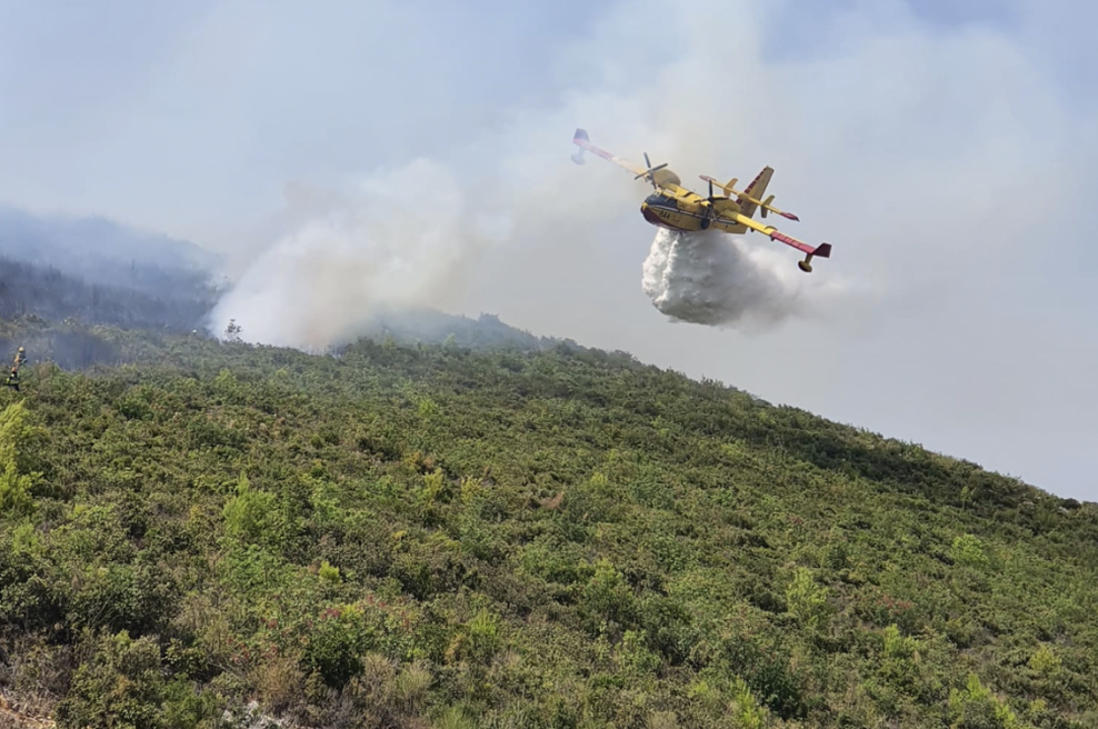 Novi požari na Hrvaškem, gašenje otežuje močan veter (foto: Twitter/HrvatskaHvz)