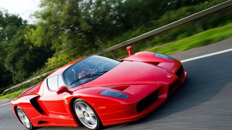 FOTO: Razkrivamo vrtoglavo ceno! TA znani slovenski športnik si je kupil rdečega ferrarija