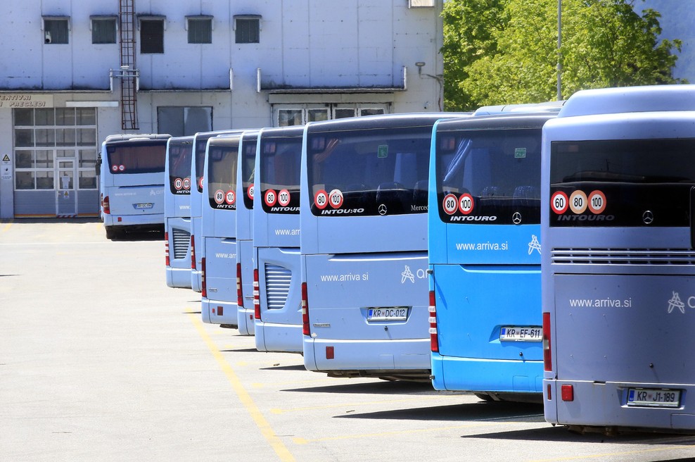 Nadzor nad avtobusnimi prevozniki: Arrivi in Nomagu izdanih 1250 evrov globe (foto: Bobo)