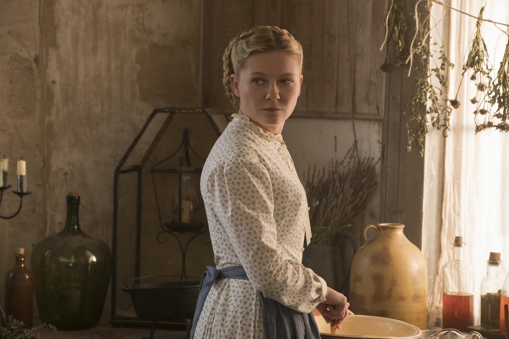 4. Kirsten Dunst Kirsten Dunst je režiserka naročila, da mora shujšati za svojo vlogo v filmu Preslepljene. Vendar je ponudbo …