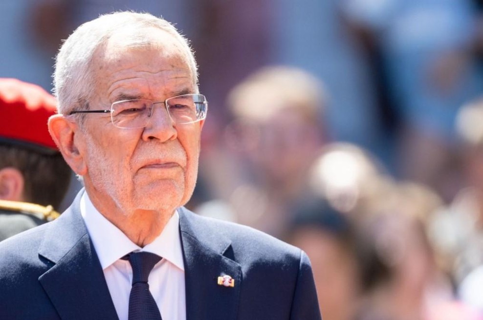 Avstrijski predsednik med planinarjenjem na Tirolskem doživel pretres možganov (foto: Profimedia)