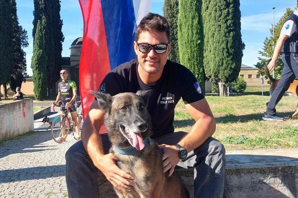 Celjan Tomaž in njegov pes Gringo do izjemnega uspeha na svetovnem prvenstvu (foto: Facebook/Enota reševalnih psov Slovenije)