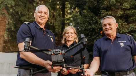 Telemach Gasilski zvezi Slovenije predal visokotehnološki brezpilotni letalnik za potrebe zaščite in reševanja