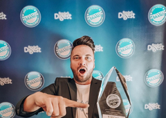 Robert Roškar objavil fotografijo SPODAJ BREZ in mnoge pustil odprtih ust