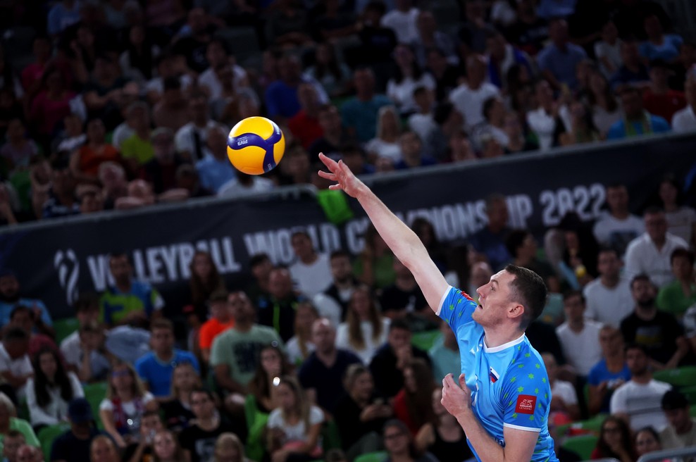 Slovenija uvodoma s pričakovanim izidom proti Kamerunu (foto: Bobo)