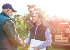 Pomagajte malim lokalnim kmetovalcem: "Posvojite kmeta"