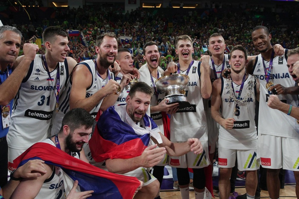 Začenja se košarkarski spektakel: vse oči uprte v Slovenijo, ki brani naslov prvakov! (foto: Profimedia)
