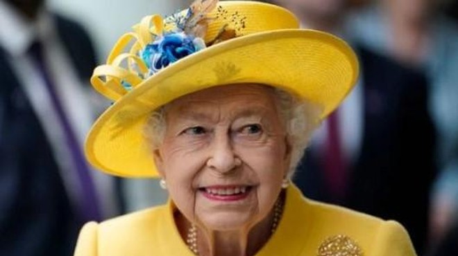 Preplah na britanskem dvoru: kraljica Elizabeta zaradi zdravstvenih težav ne more odpotovati v London (foto: Instagram/queenelizabethii_)
