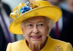Preplah na britanskem dvoru: kraljica Elizabeta zaradi zdravstvenih težav ne more odpotovati v London