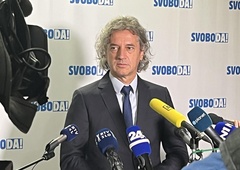 Kaj je Robert Golob povedal o odstopu Marte Kos od predsedniške kandidature?