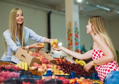  Ste v zadnjem času kupili sadje na tržnici? Pazite, lahko je bilo poškropljeno z nevarnim insekticidom