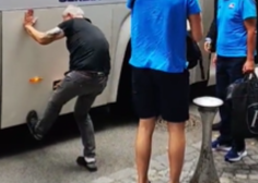 VIDEO: Voznik avtobusa srbske reprezentance HUMORNO nad prtljažnik! Odpreti ga je želel celo z nogo