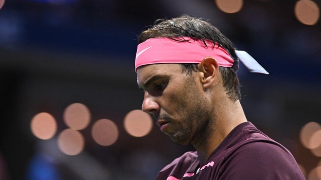 Rafael Nadal s HUDO poškodbo med pomembno tekmo: "To se mi z loparjem še ni zgodilo ..." (foto: Profimedia)
